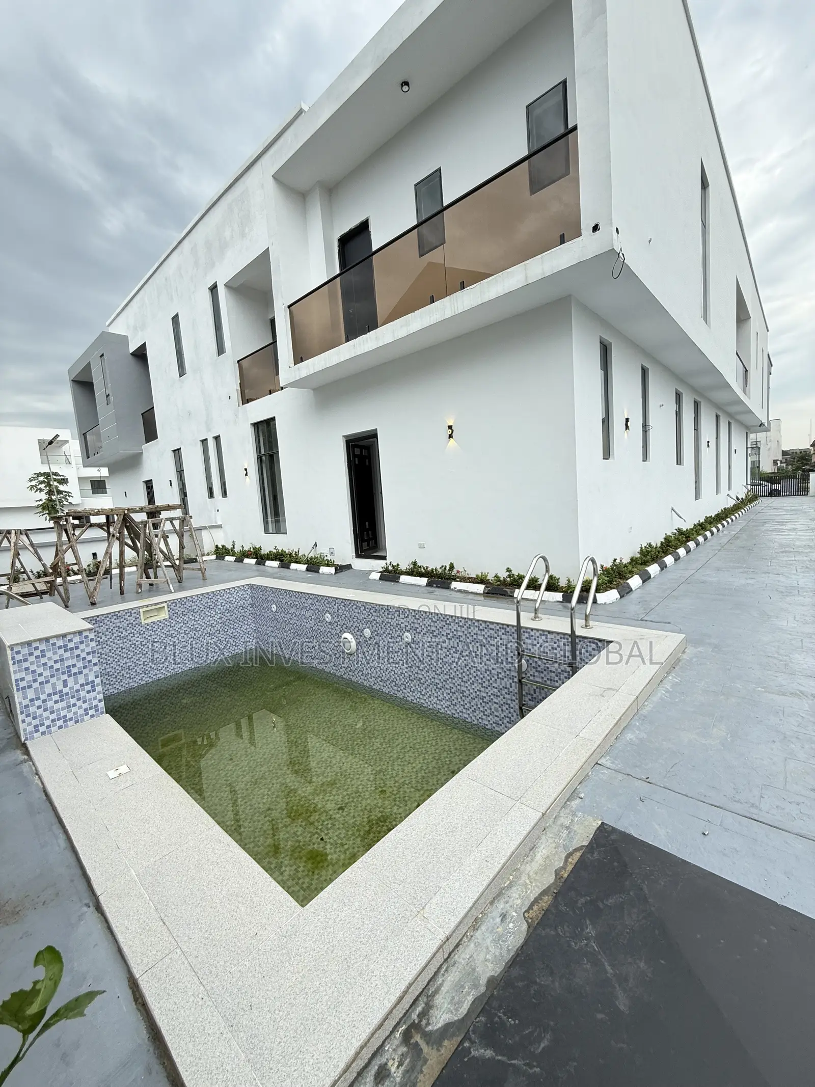 4bdrm Duplex in Royal Garden Estate, Lekki Phase 2 for sale in Lekki Phase 2
