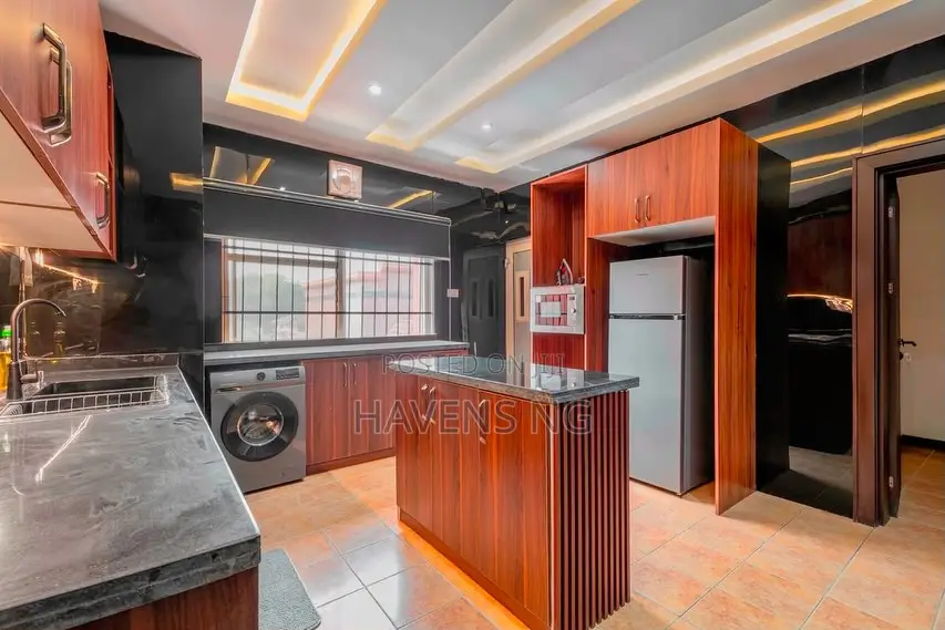 Luxury 3-Bedroom Apartment in Awolowo Road
