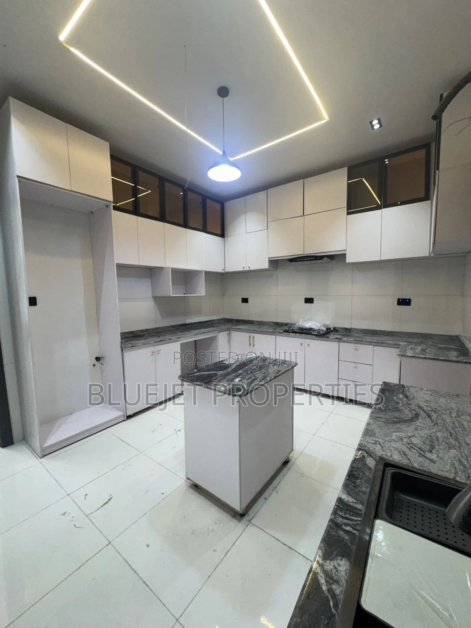 4bdrm Duplex in Sangotedo for sale in Sangotedo