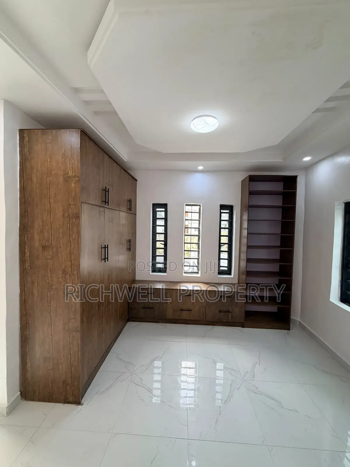 4bdrm Duplex in Kolapo Ishola Estate for sale in Akobo