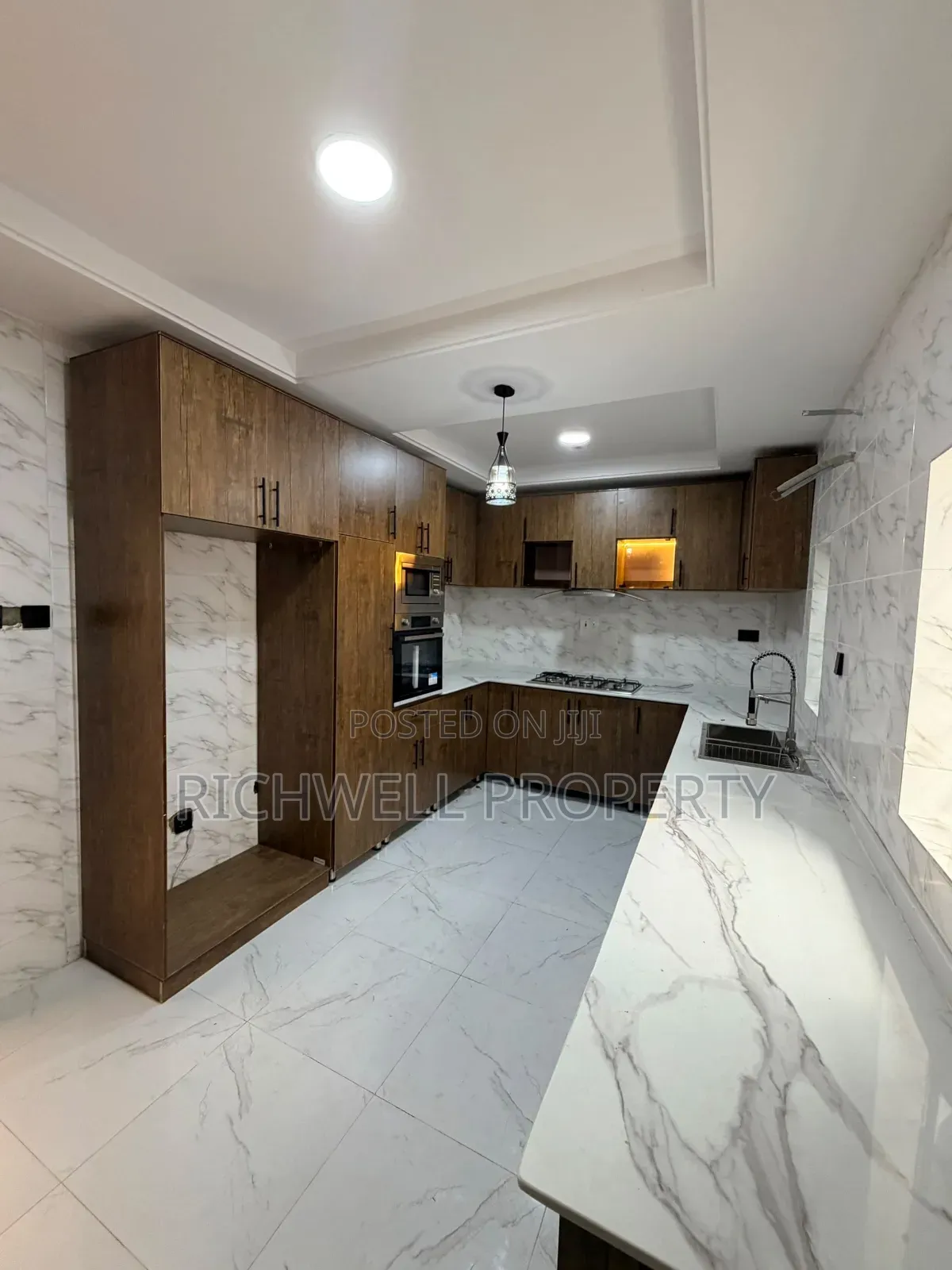 4bdrm Duplex in Kolapo Ishola Estate for sale in Akobo