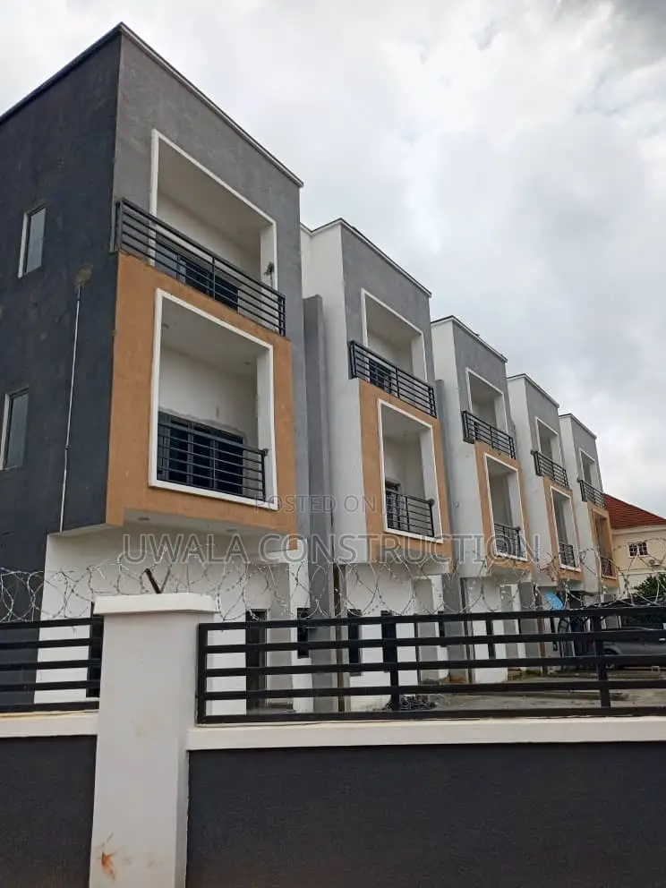4bdrm Duplex in Central Business District for sale in Central Business District
