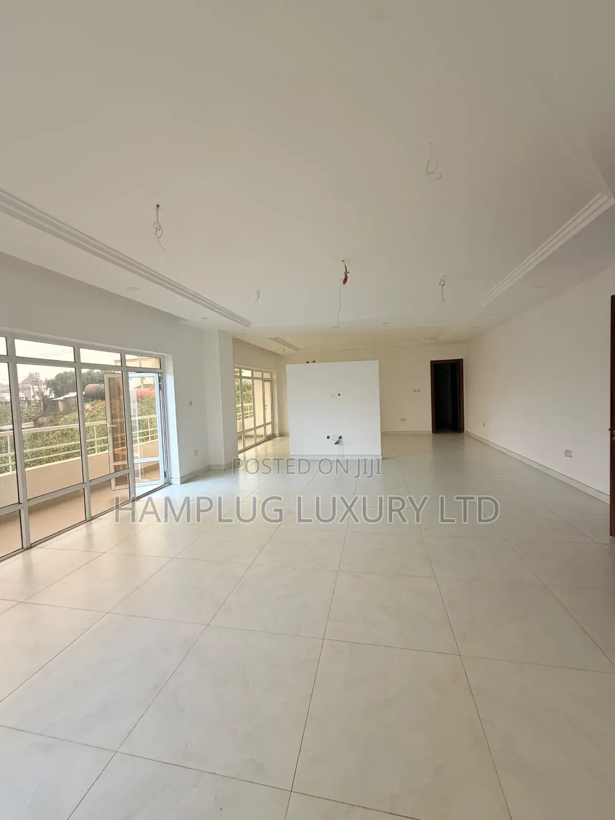 17bdrm Villa in Guzape for sale in Guzape District