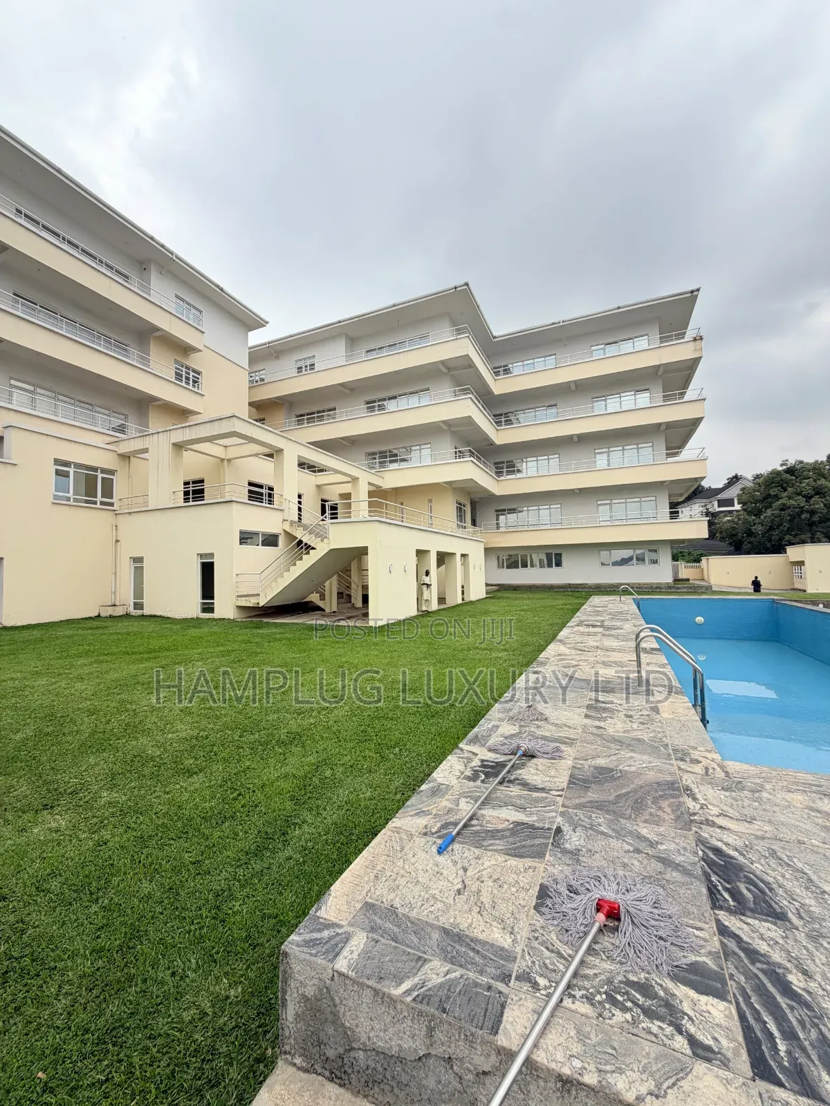 17bdrm Villa in Guzape for sale in Guzape District
