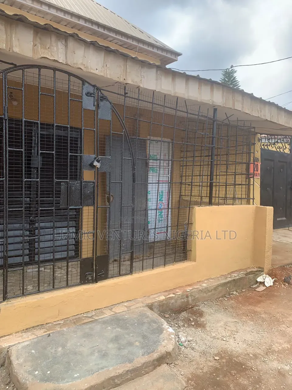 Shop Tolet Facing the Road in Igando / Ikotun/Igando