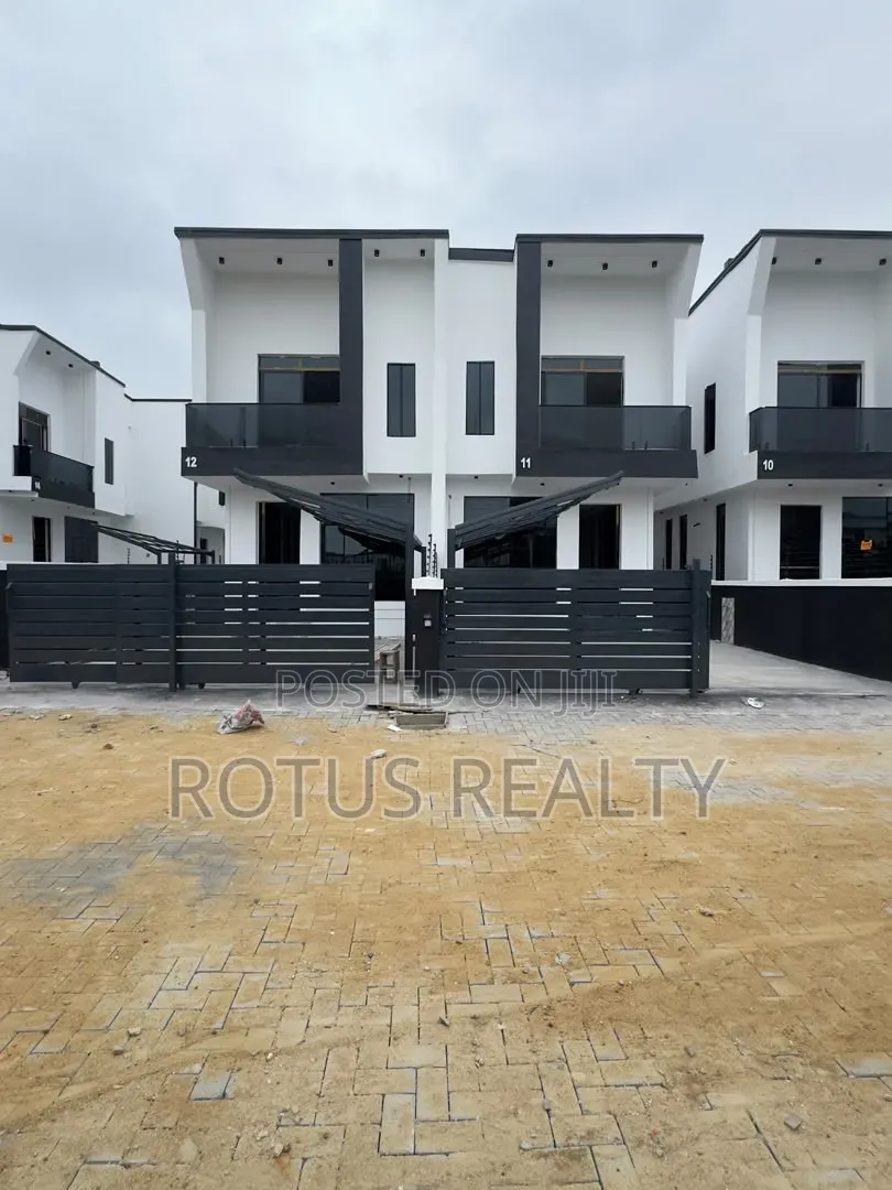 4bdrm Duplex in Ikota for sale in Ikota