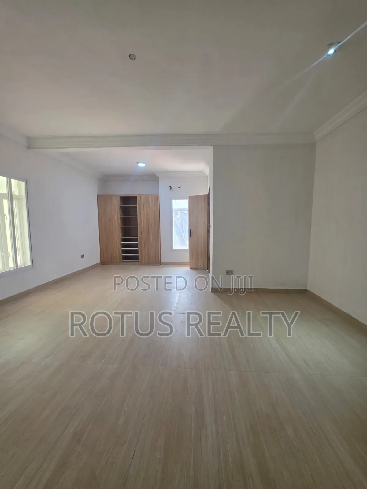 2bdrm Maisonette in Lekki Phase 1 for sale in Lekki Phase 1