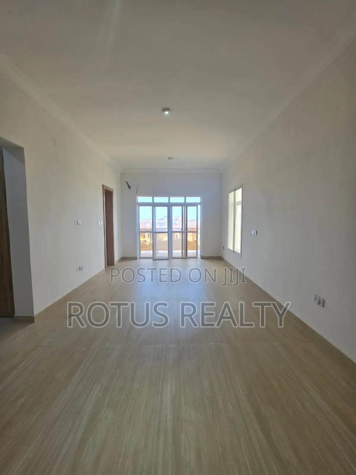 2bdrm Maisonette in Lekki Phase 1 for sale in Lekki Phase 1
