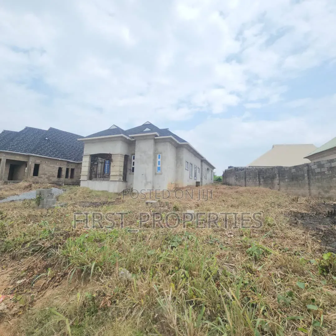4bdrm Bungalow in Idi Igbaro, Eleyele for sale in Eleyele