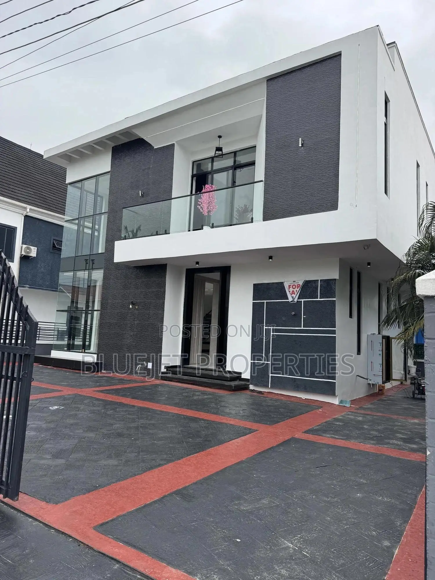 4bdrm Duplex in Sangotedo for sale in Sangotedo