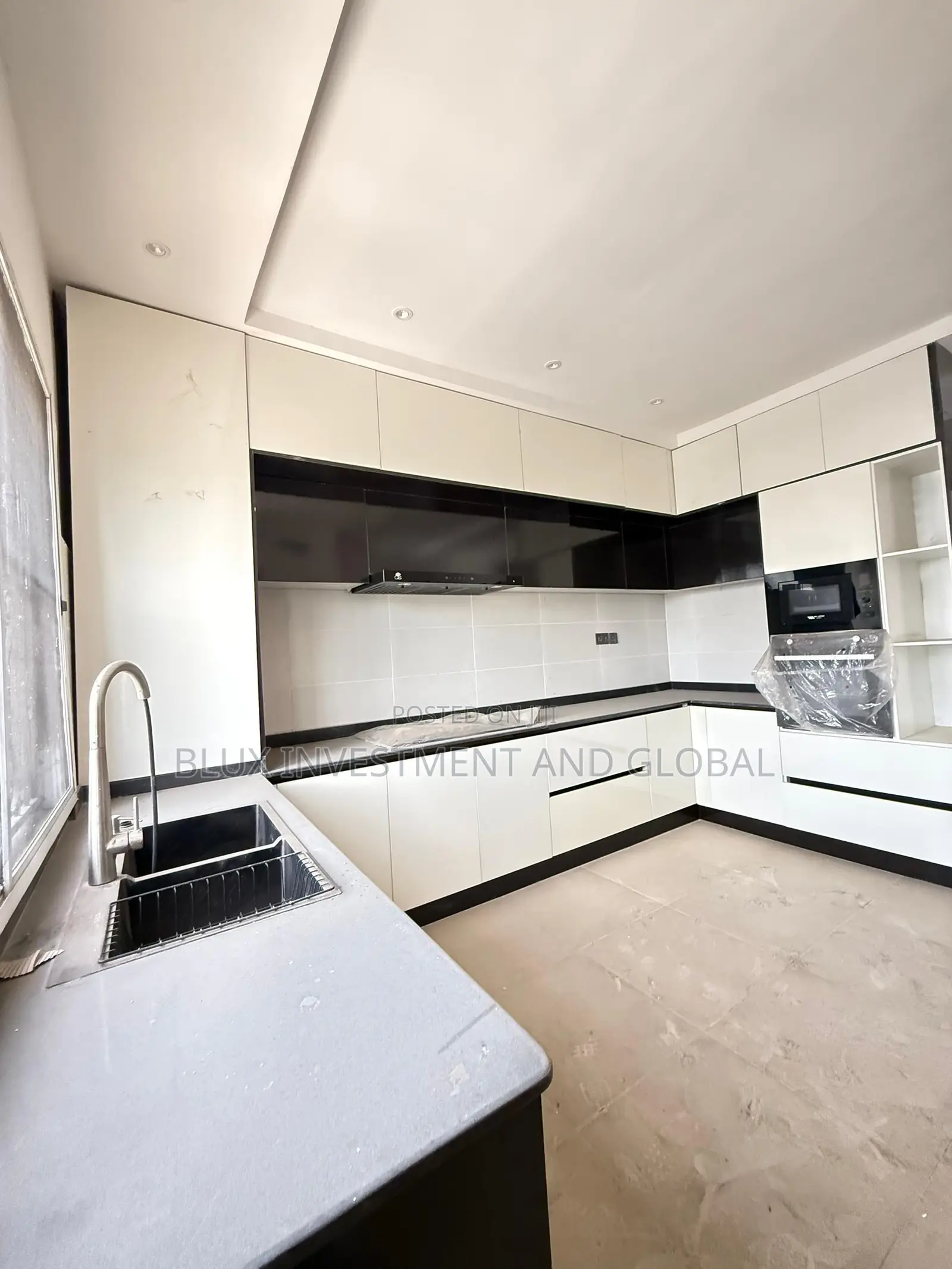 5bdrm Maisonette in An Access Code, Victoria Island for sale in Victoria Island