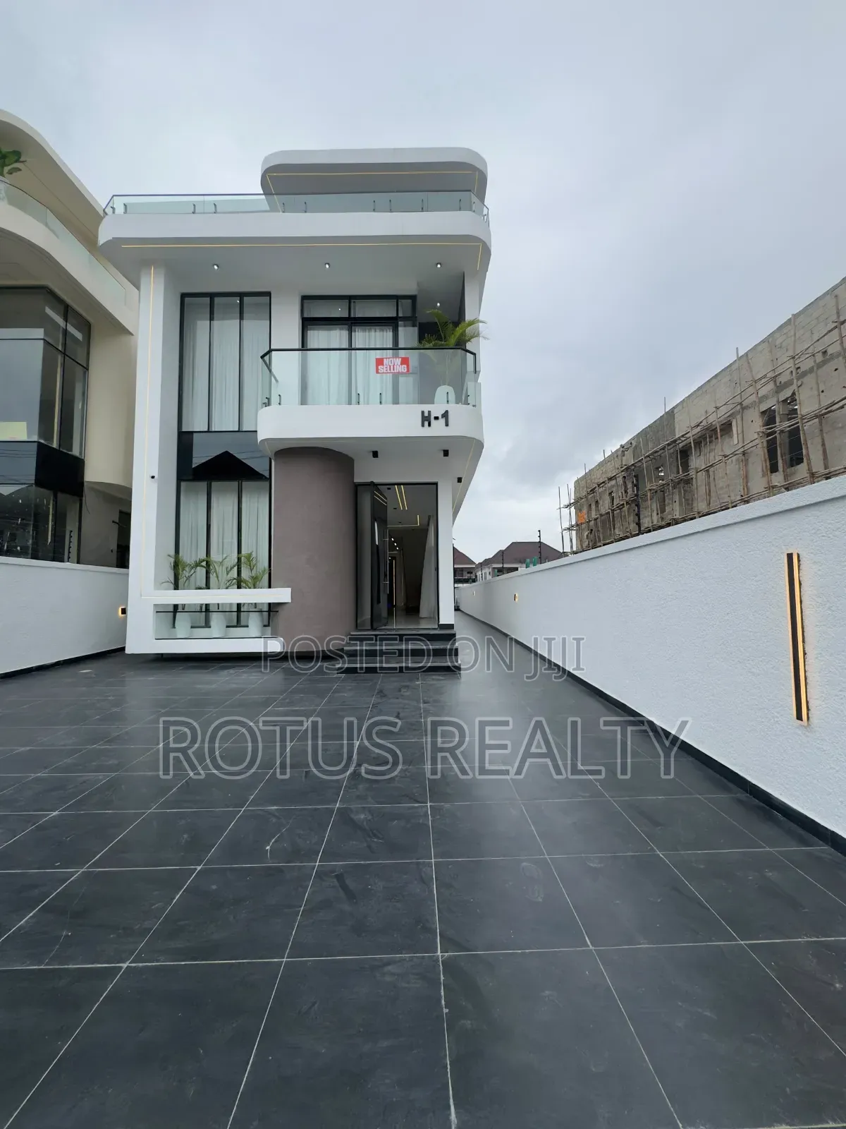5bdrm Duplex in Lekki Expressway for sale in Lekki Expressway