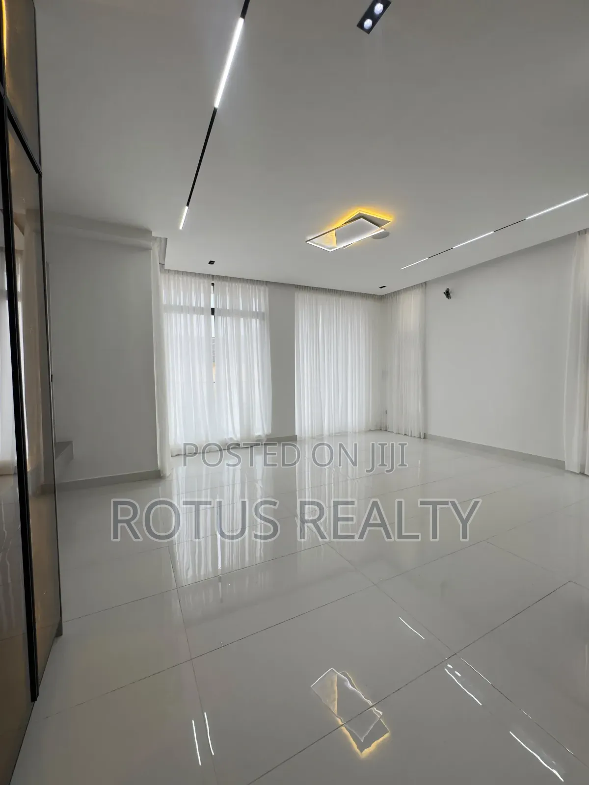 5bdrm Duplex in Lekki Expressway for sale in Lekki Expressway