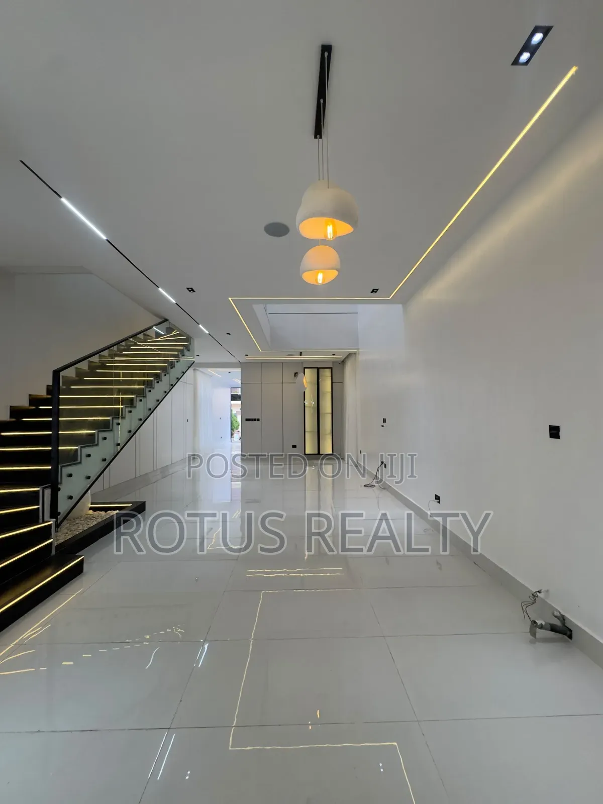 5bdrm Duplex in Lekki Expressway for sale in Lekki Expressway