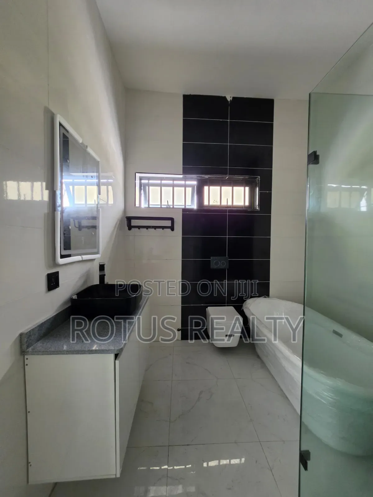 4bdrm Duplex in Lekki Expressway for sale in Lekki Expressway