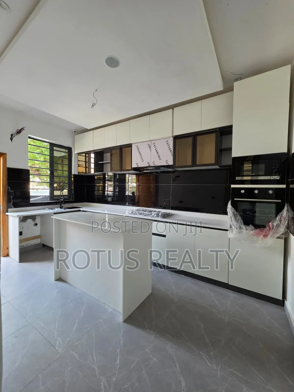 4bdrm Duplex in Lekki Expressway for sale in Lekki Expressway