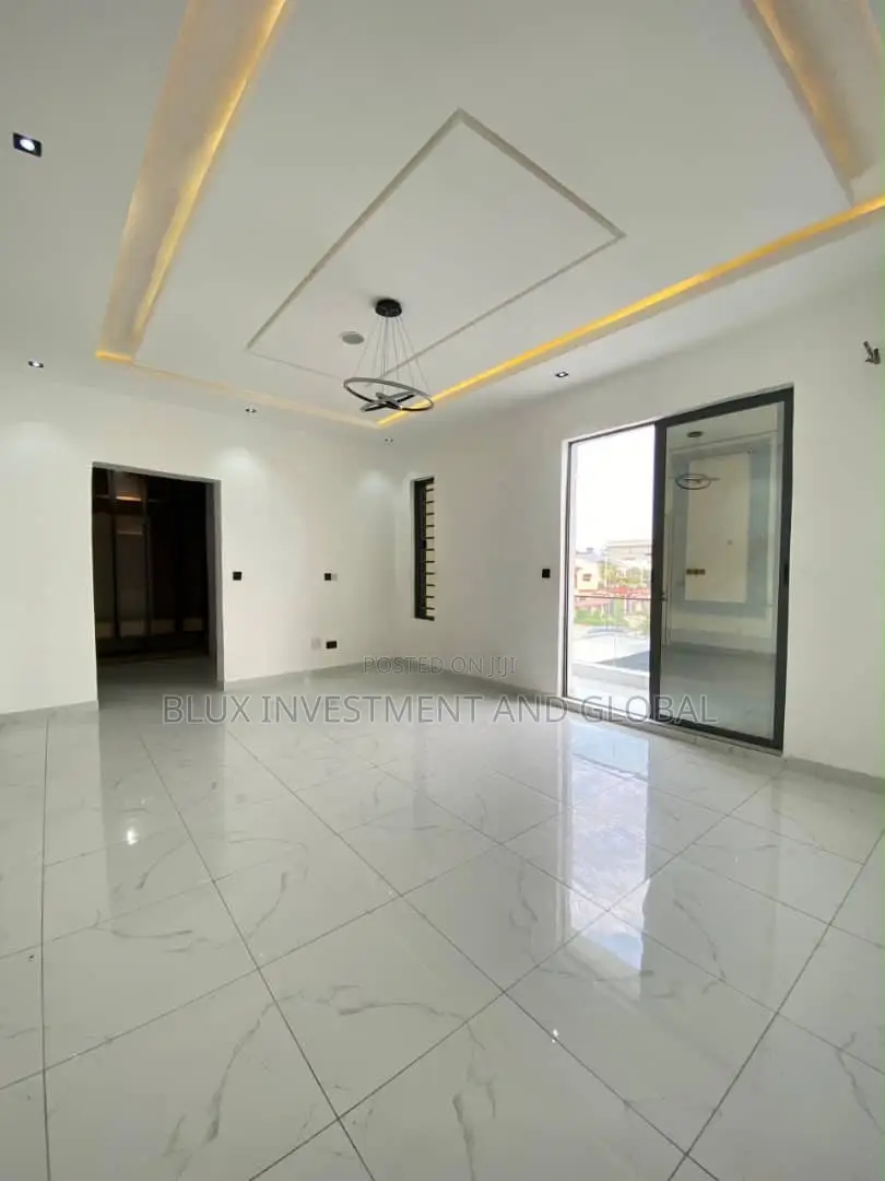 5bdrm Duplex in Idado Estate for sale in Idado