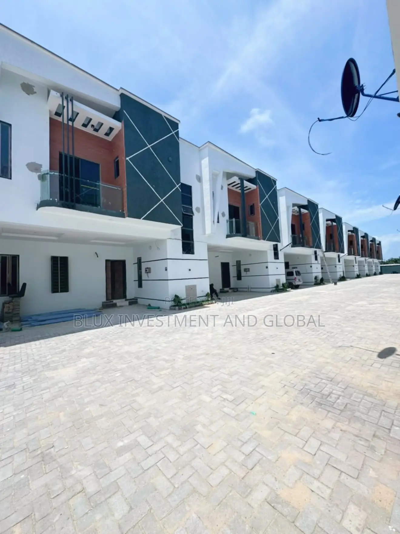 4bdrm Duplex in Ikota Extension for sale in Ikota