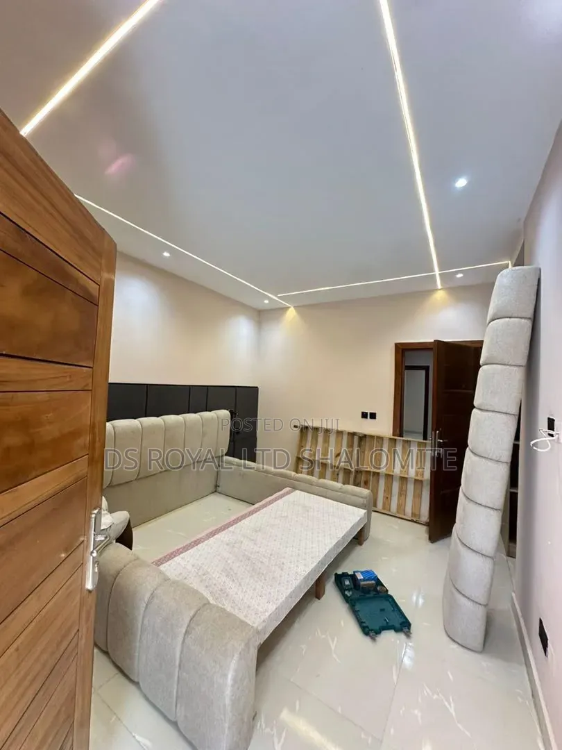 2bdrm Block of Flats in Ikate for sale in Ikate