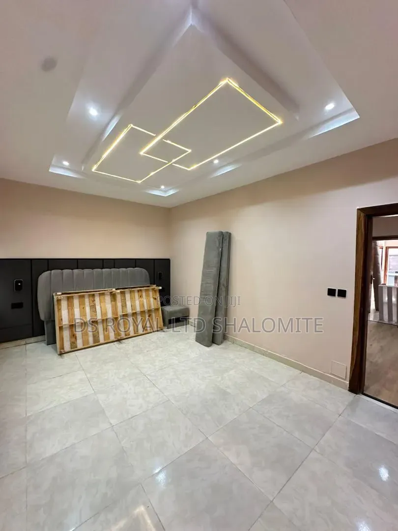 2bdrm Block of Flats in Ikate for sale in Ikate