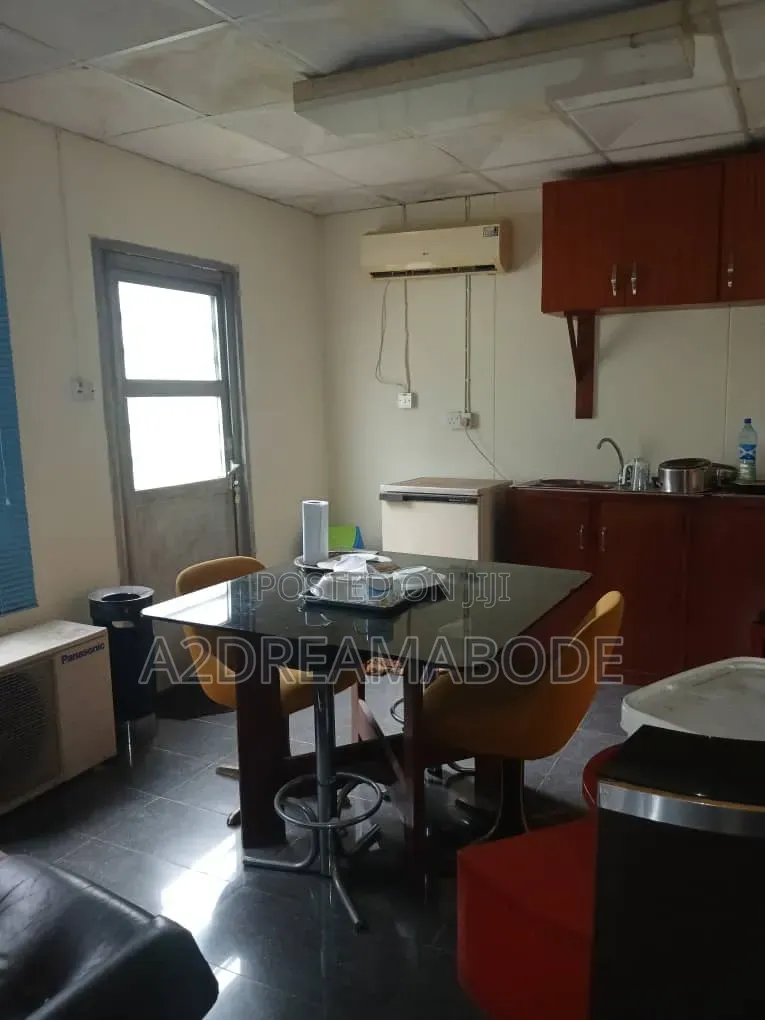3bdrm Bungalow in Ikeja Gra for rent in Ikeja GRA
