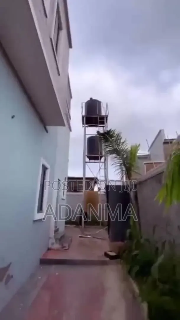 5bdrm Duplex in Sabon Lugbe for sale in Sabon Lugbe
