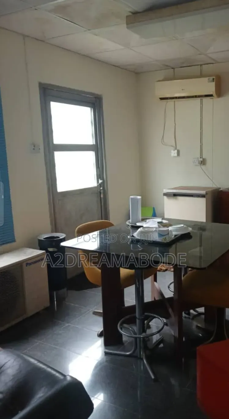 3bdrm Bungalow in Ikeja Gra for rent in Ikeja GRA
