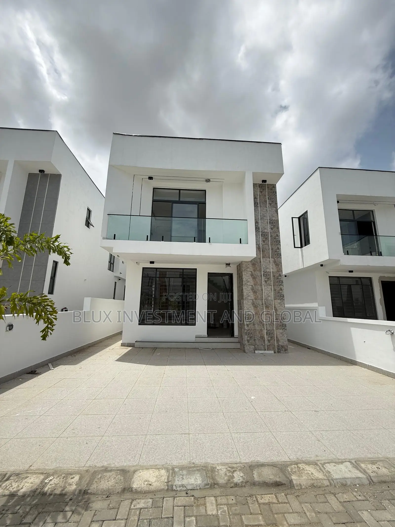 4bdrm Duplex in Orchid Road Lekki for sale in Lekki Phase 2