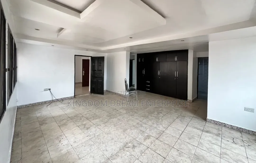 9bdrm Duplex in Off Cmd Road Magodo, GRA Phase 2 Shangisha for rent in GRA Phase 2 Shangisha