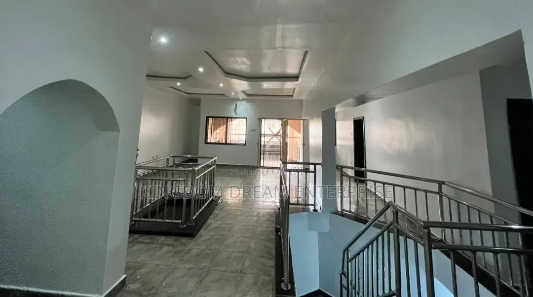 9bdrm Duplex in Off Cmd Road Magodo, GRA Phase 2 Shangisha for rent in GRA Phase 2 Shangisha