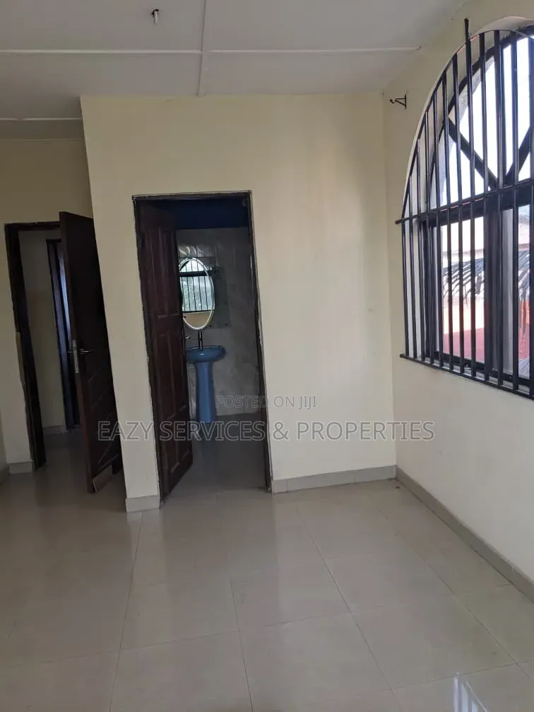 1bdrm Shared Apartment in Secured Environment, Agungi for rent in Agungi
