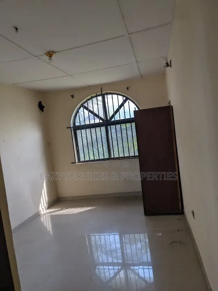 1bdrm Shared Apartment in Secured Environment, Agungi for rent in Agungi