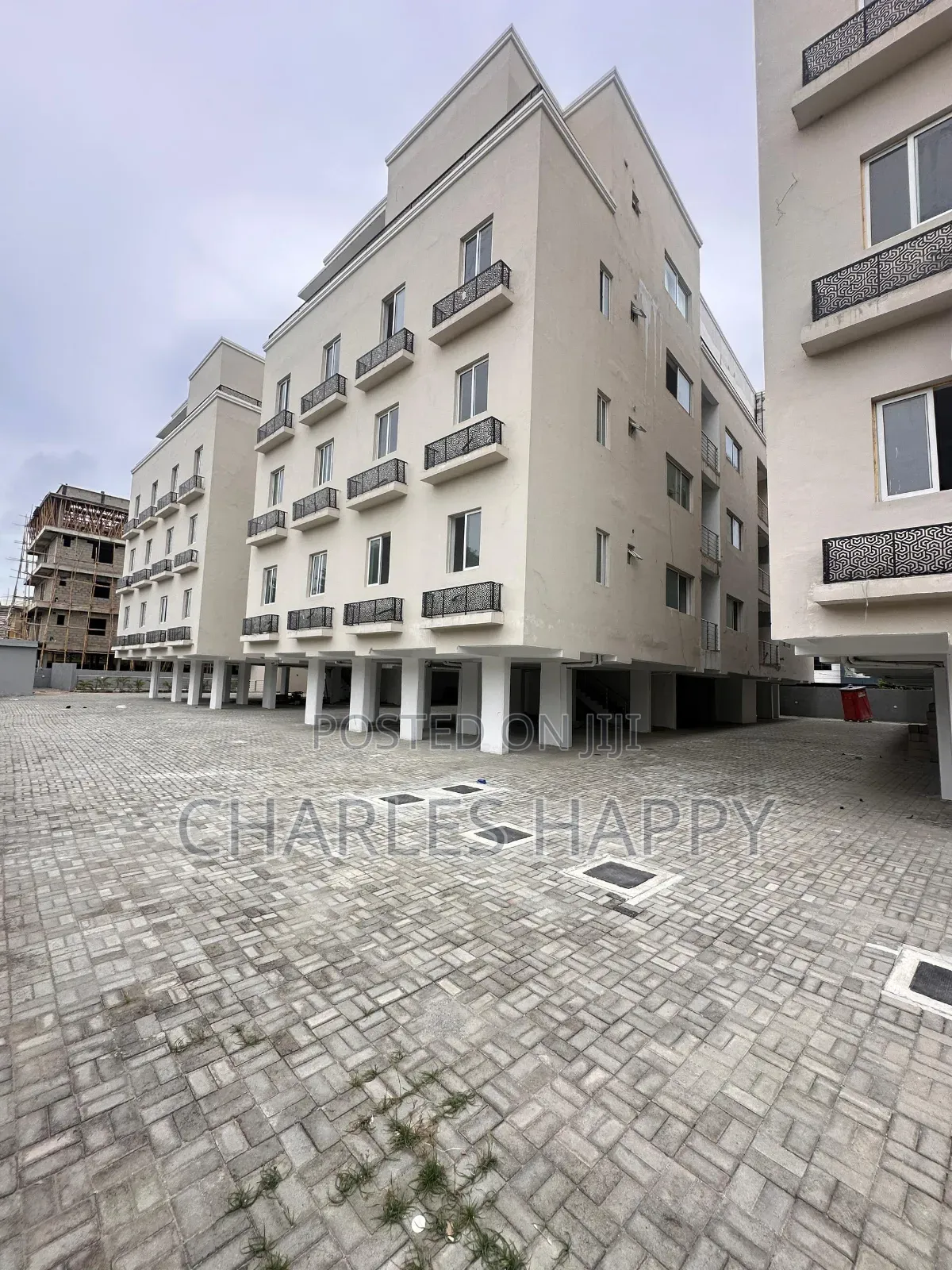 2bdrm Apartment in Salem Ikate, Lekki Phase 2 for sale in Lekki Phase 2