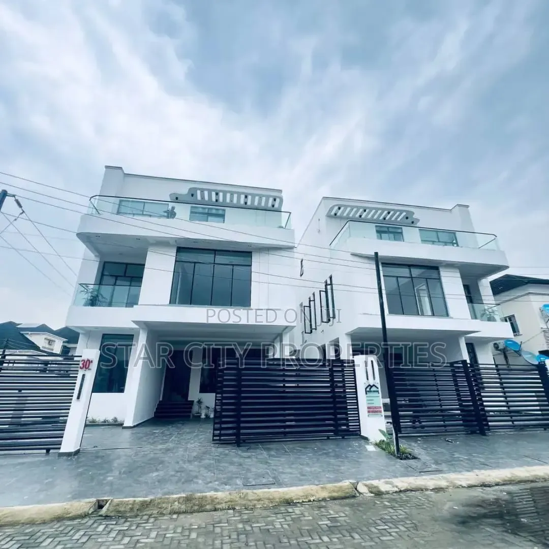 5bdrm Duplex in Chevron for sale in Chevron