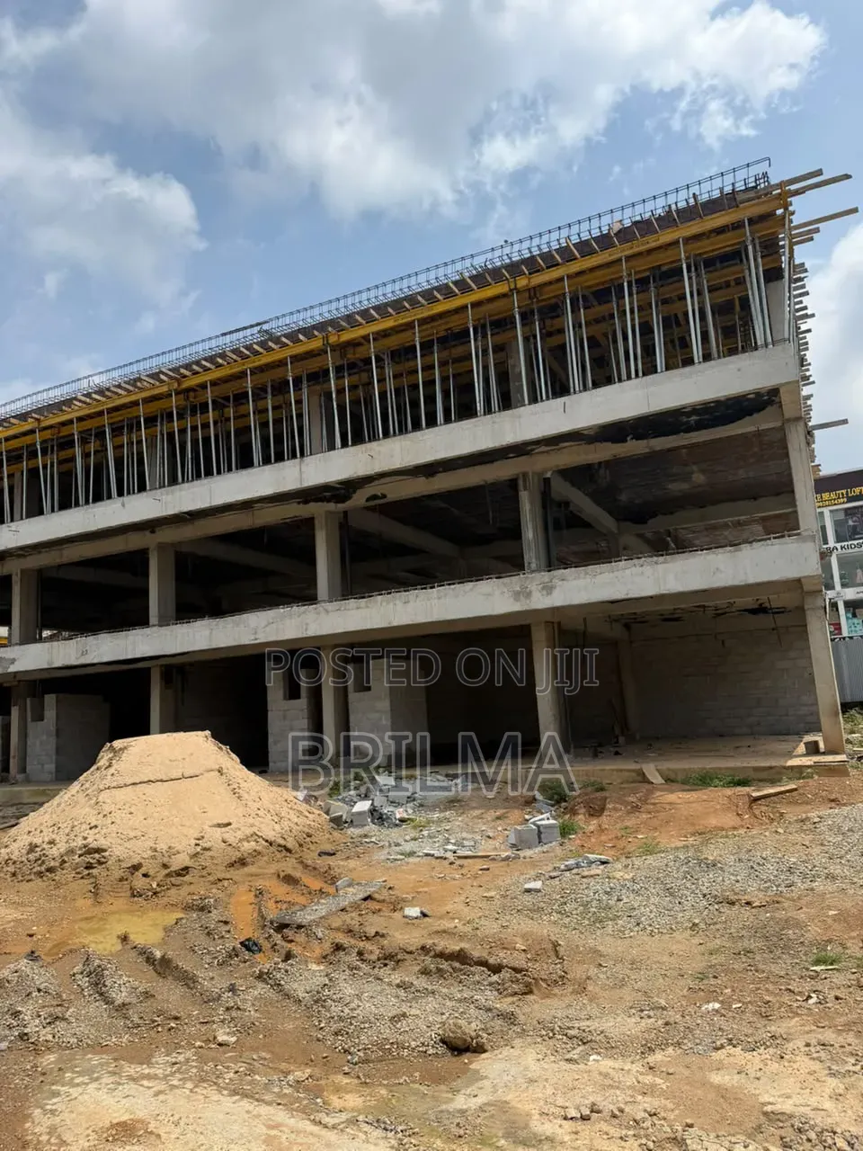 40Sqm Office and Shop Space in Wuse 2 for Sale in Wuse 2