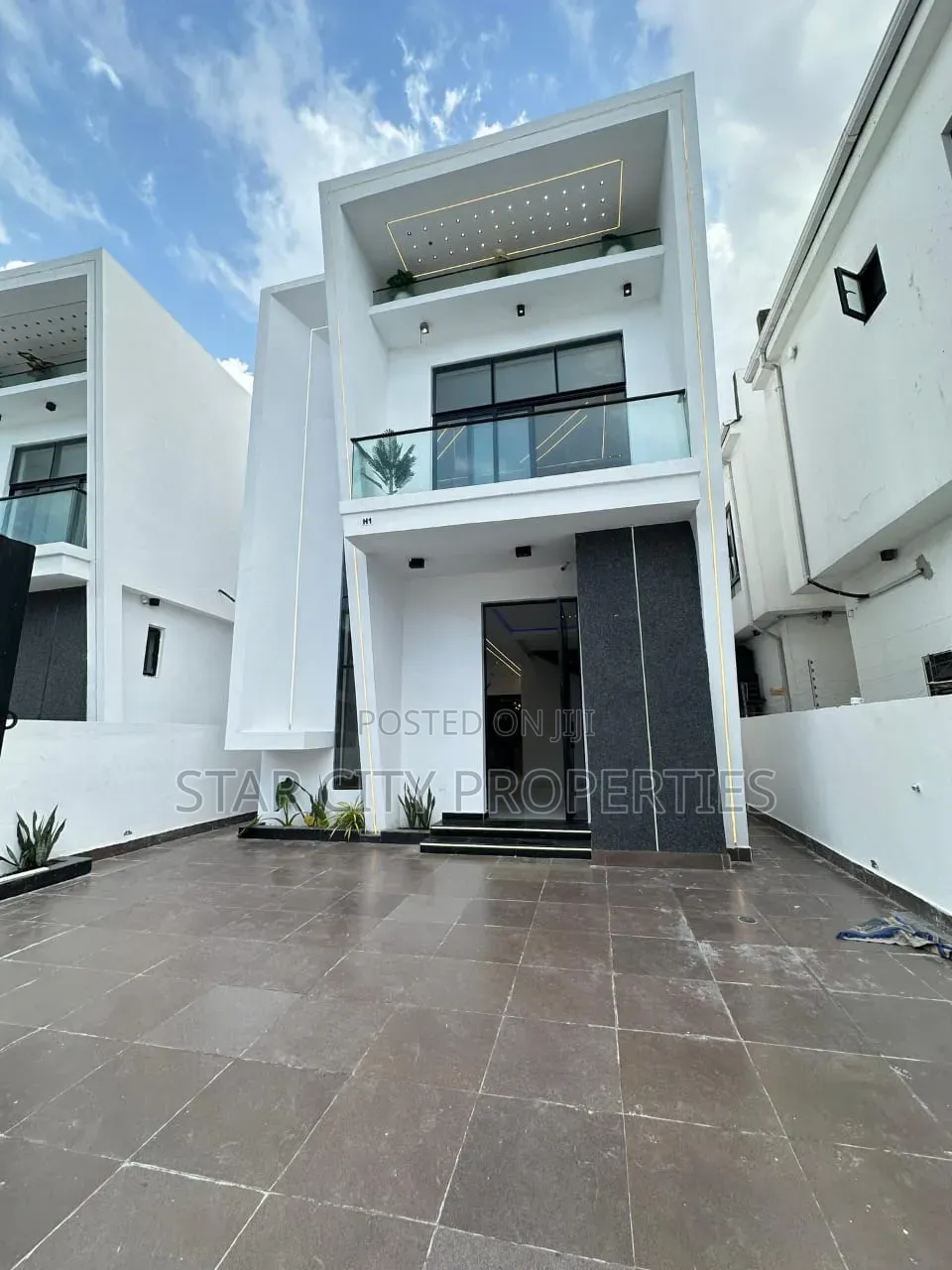 4bdrm Duplex in Lekki Lagos for sale in Lekki Expressway