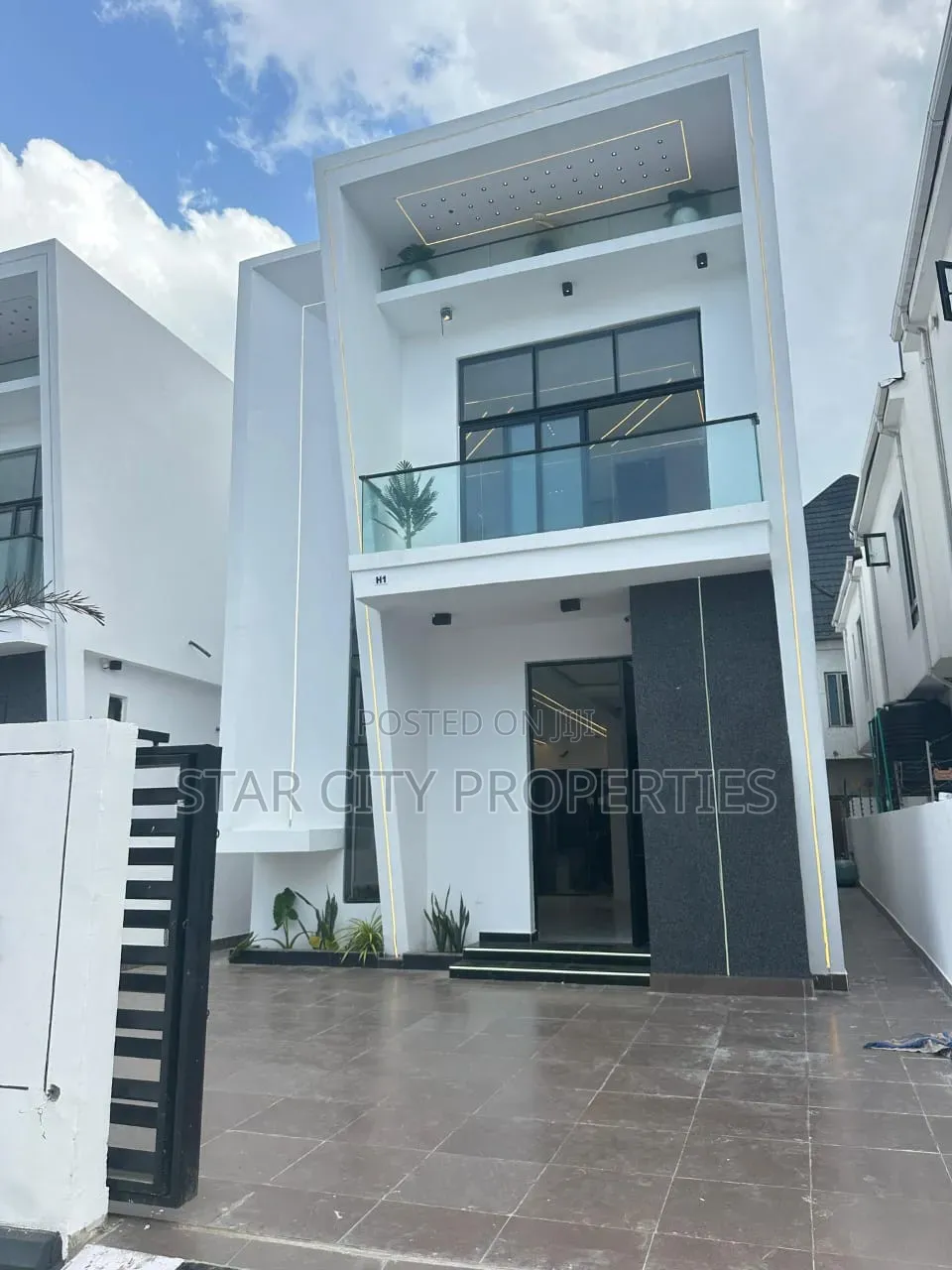 4bdrm Duplex in Lekki Lagos for sale in Lekki Expressway