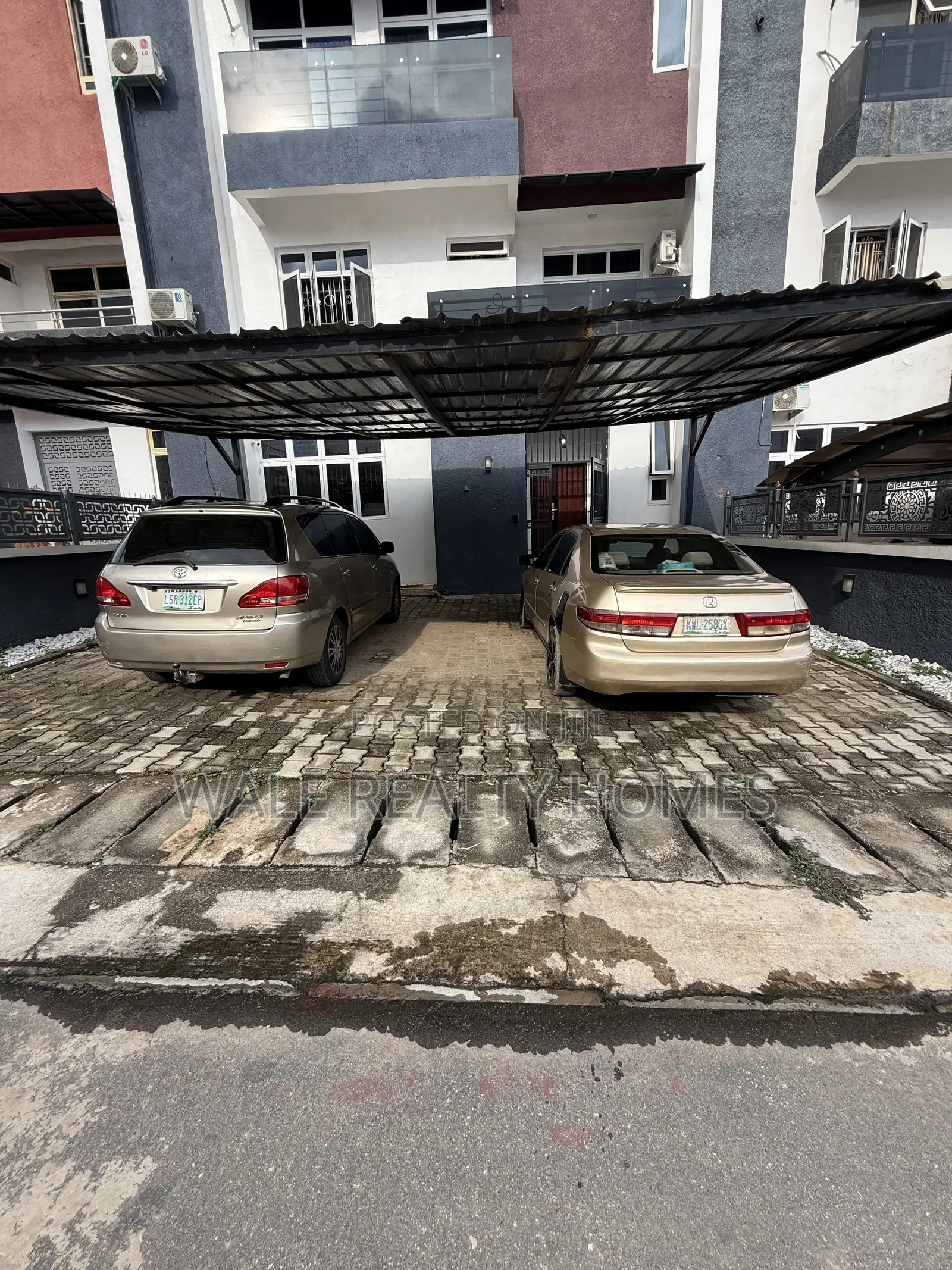 Furnished 4bdrm Townhouse / Terrace in Dantata, Life Camp for rent in Life Camp