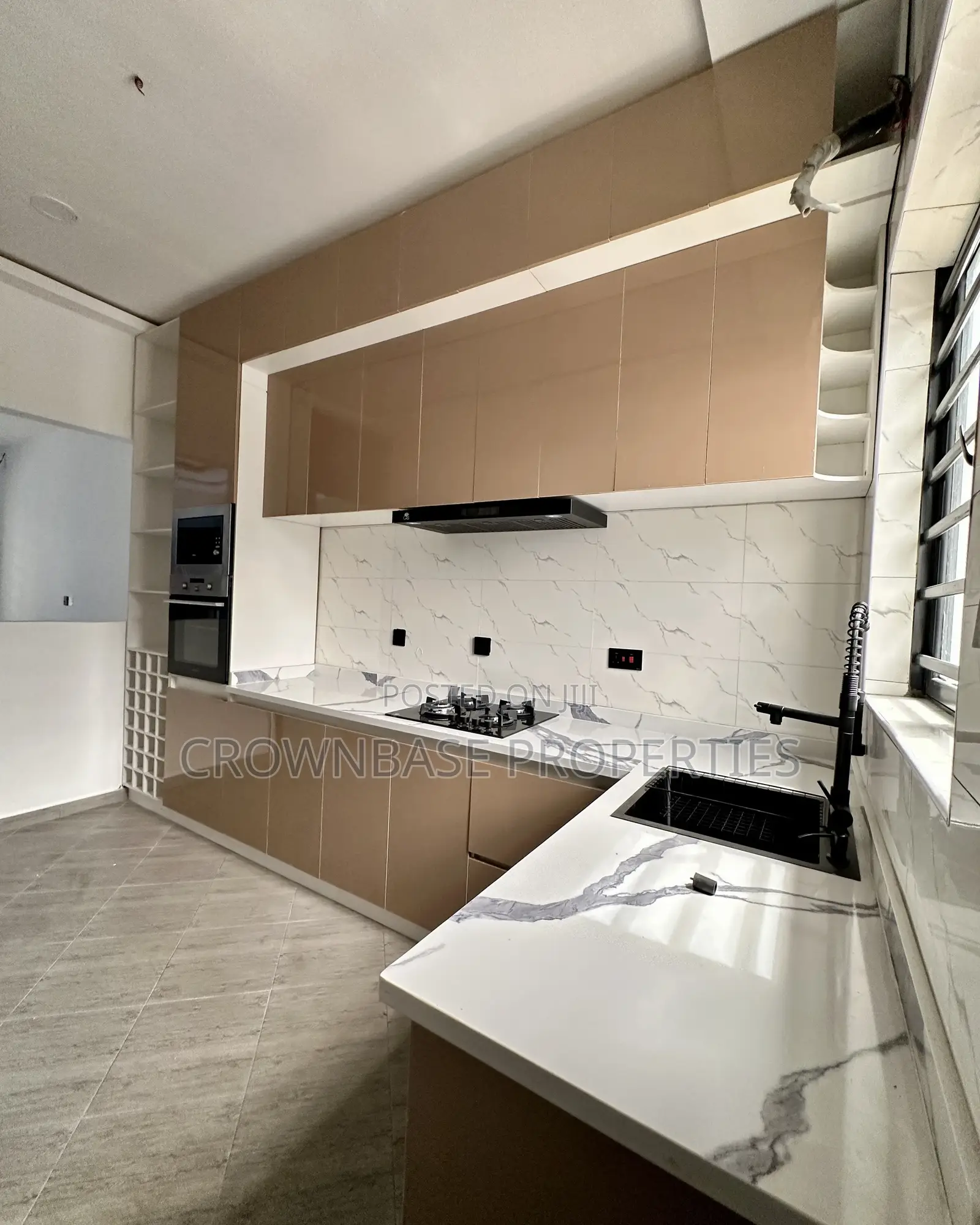 4bdrm Duplex in Ogombo for sale in Ogombo