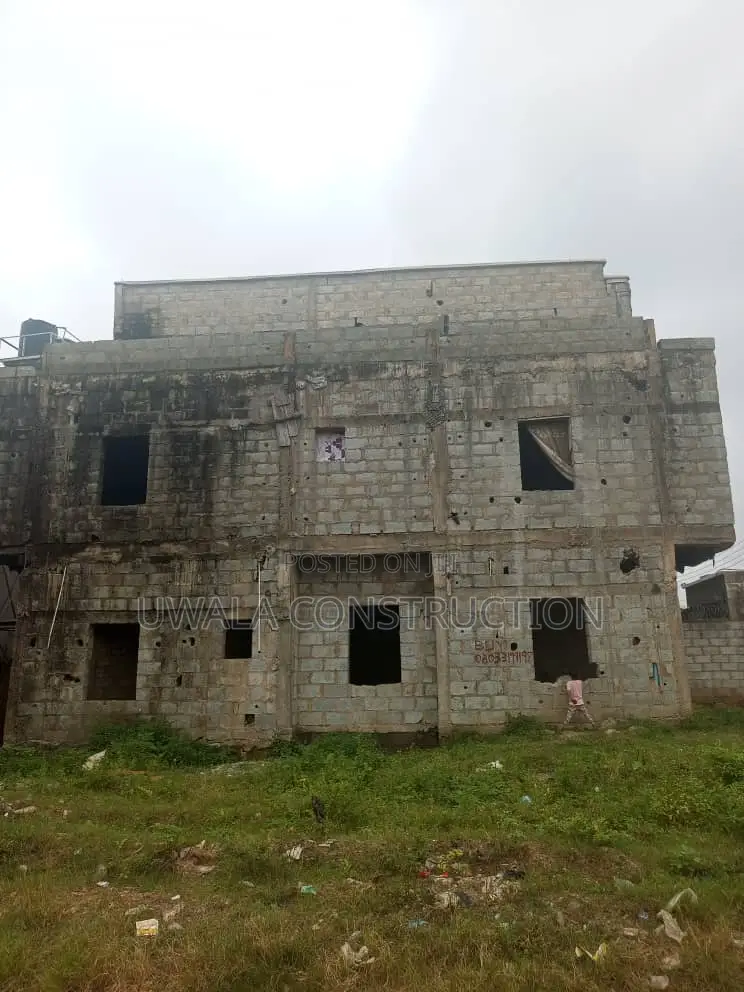 4bdrm Duplex in Idu Industrial for sale in Idu Industrial