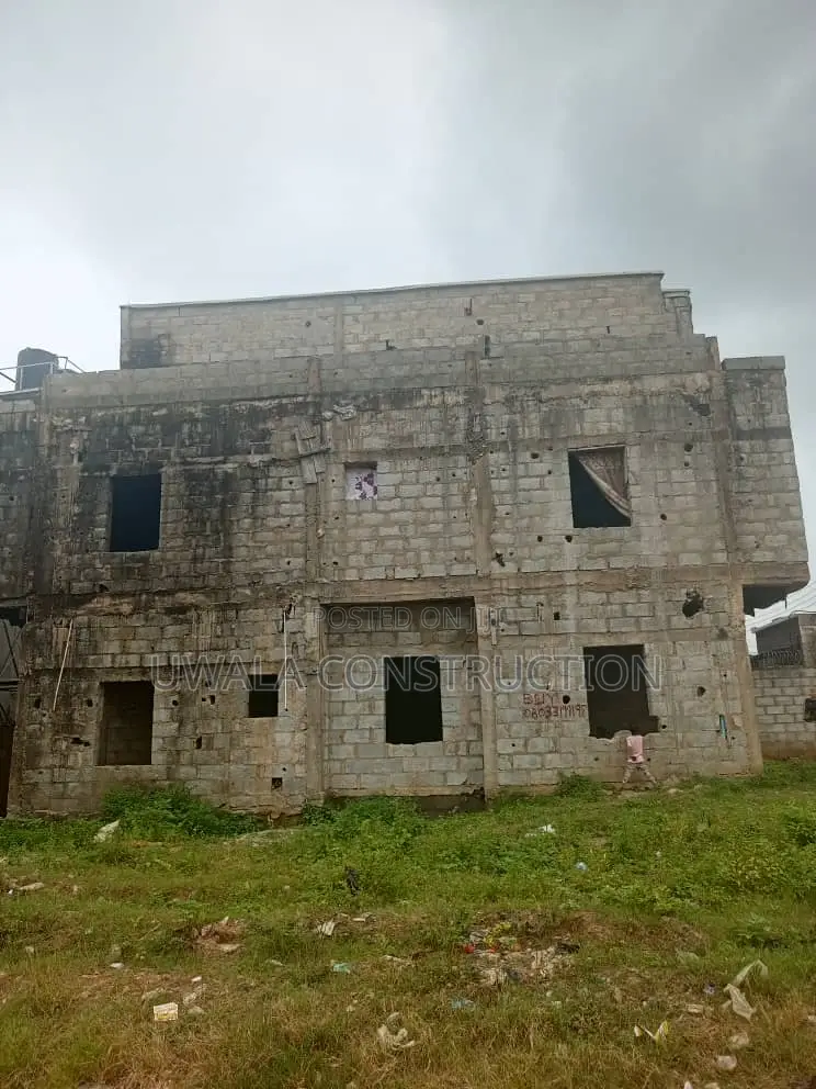 4bdrm Duplex in Idu Industrial for sale in Idu Industrial