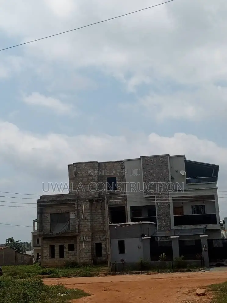 4bdrm Duplex in Idu Industrial for sale in Idu Industrial