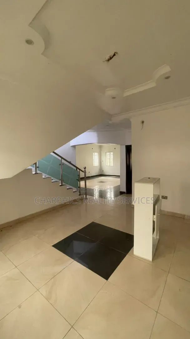 5bdrm Duplex in Ikota for rent in Ikota