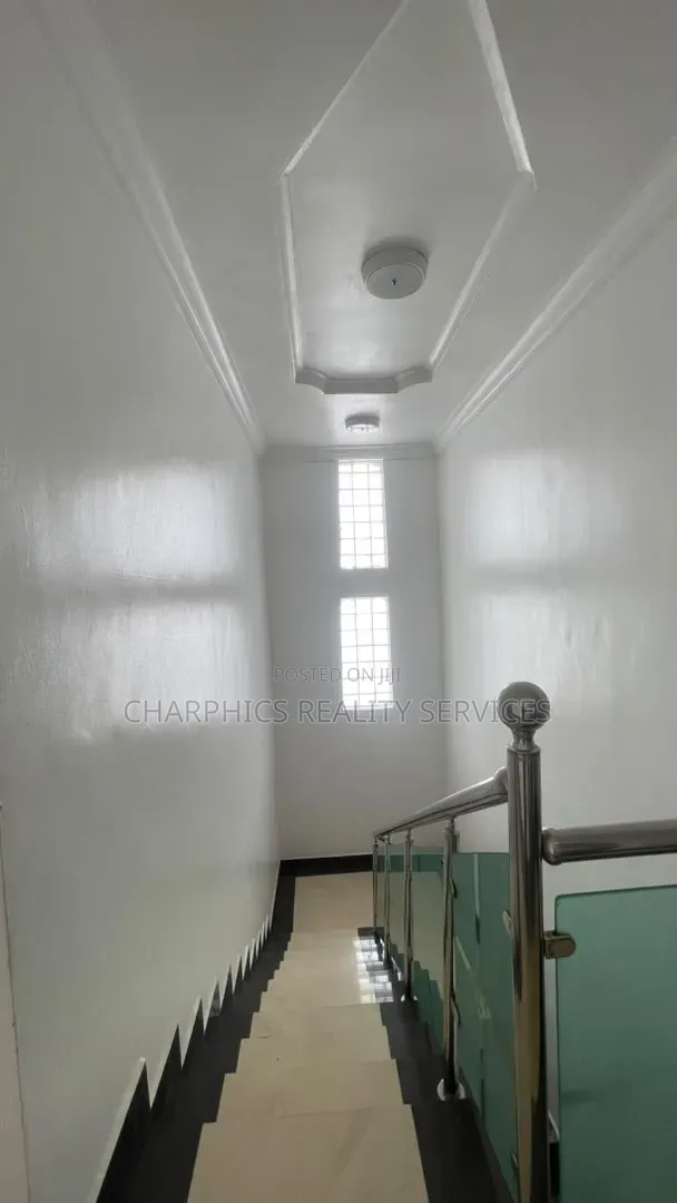 5bdrm Duplex in Ikota for rent in Ikota