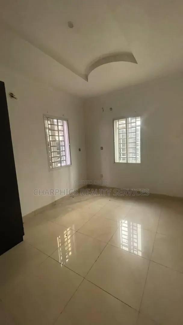 5bdrm Duplex in Ikota for rent in Ikota