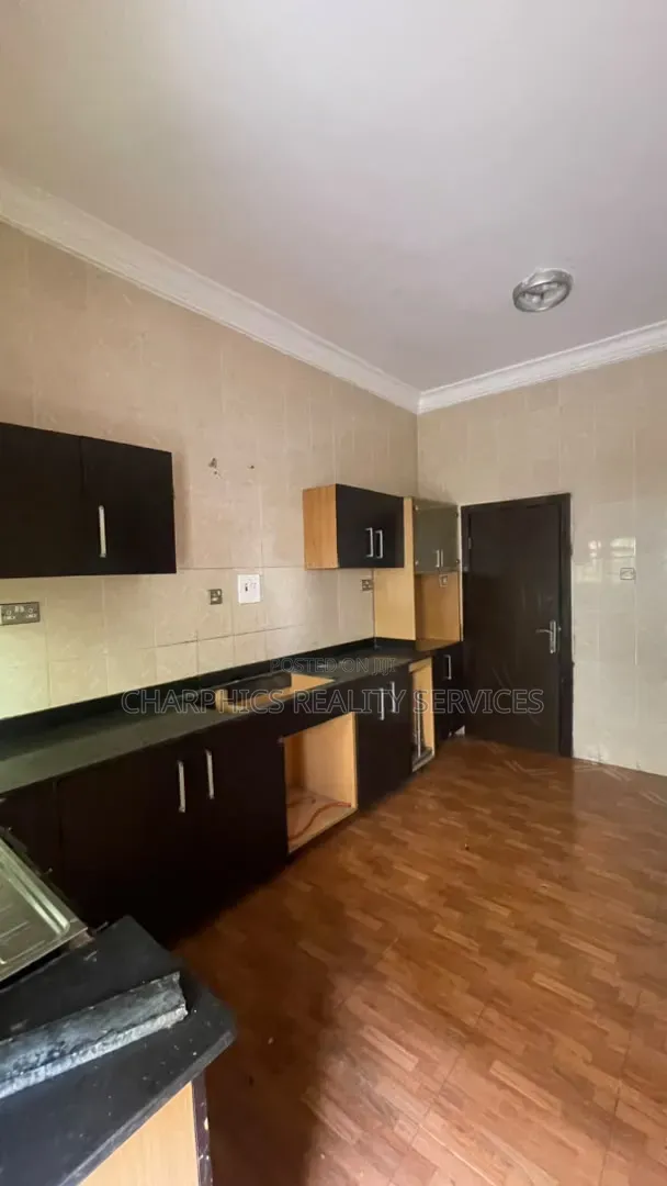 5bdrm Duplex in Ikota for rent in Ikota