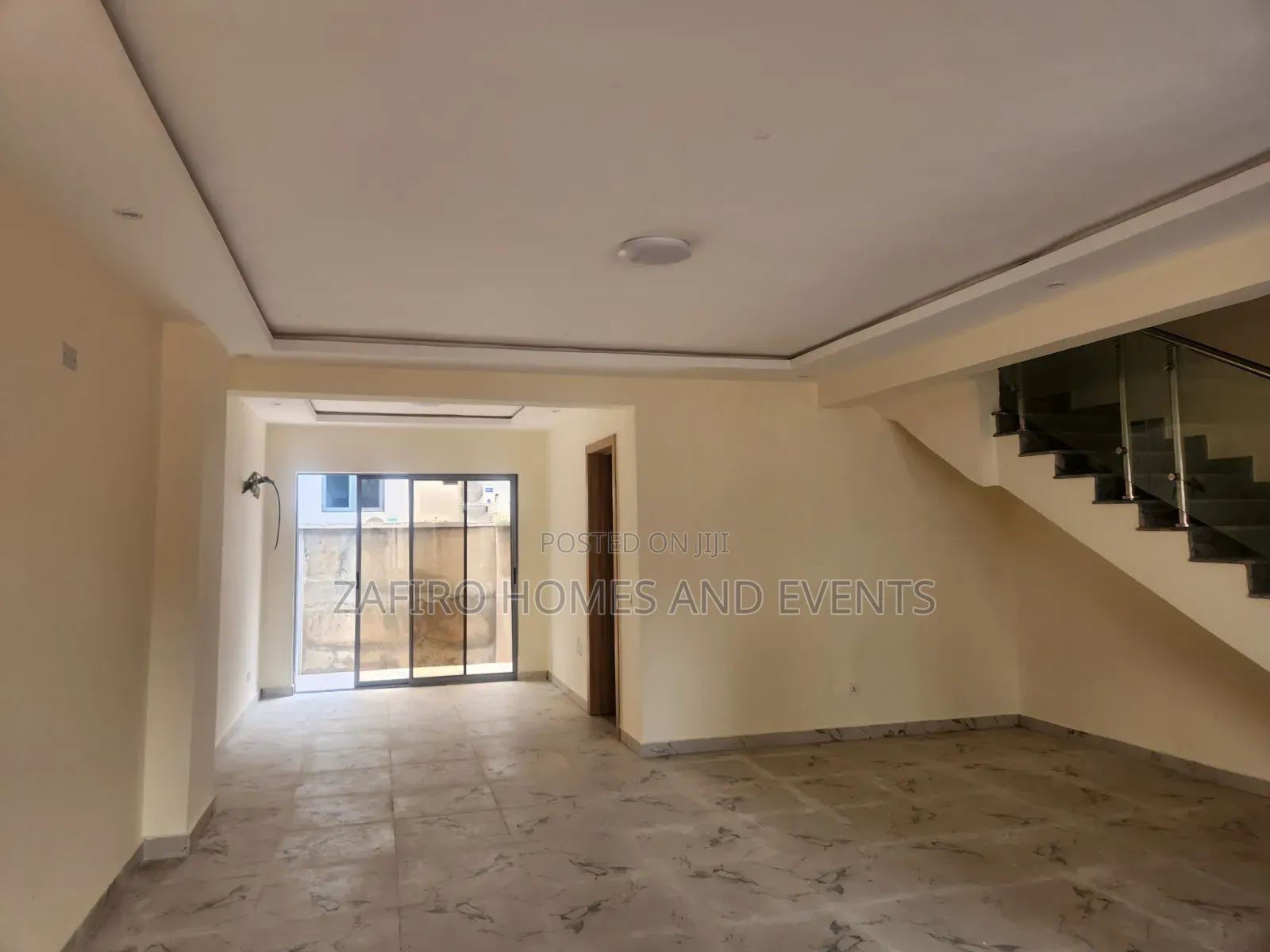 3bdrm Duplex in Off Awolowo Road, for sale in Bodija