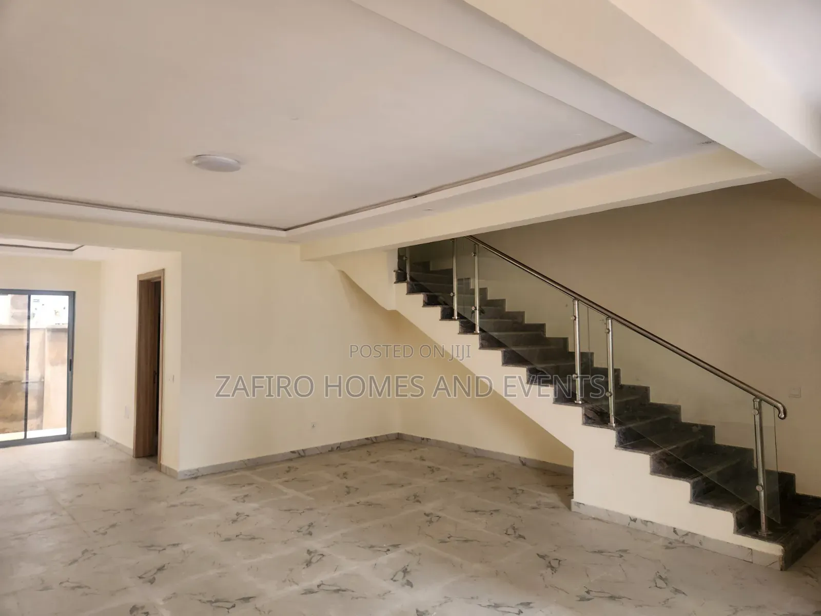 3bdrm Duplex in Off Awolowo Road, for sale in Bodija