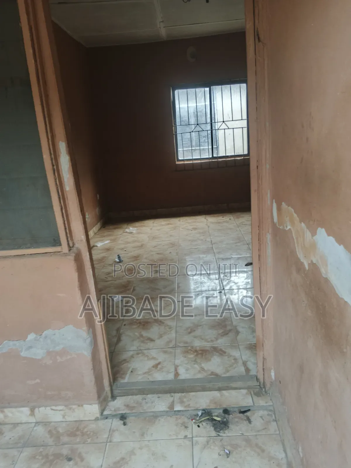 14bdrm Bungalow in Ayobo for sale in Ayobo