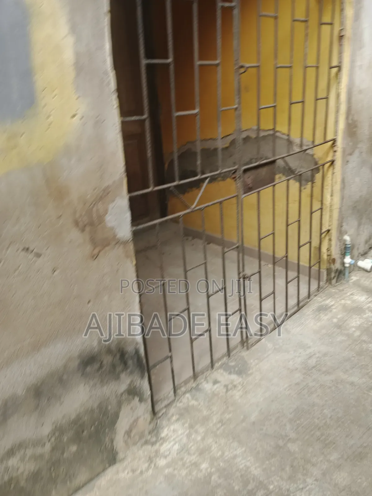 14bdrm Bungalow in Ayobo for sale in Ayobo